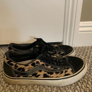 Women’s Leopard old skool vans